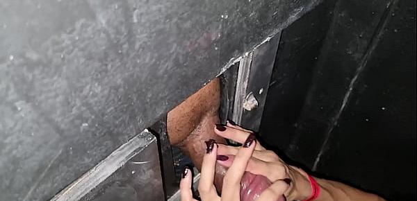  couple sucking cocks at Gloryhole at swing party